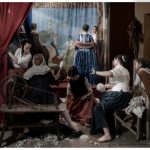 homenaje a las hilanderas de Velázquez . Obra recreada por mujeres trabajadoras